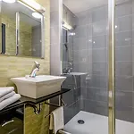 Zenitude Hôtel-résidences Métropole Apart-hotel