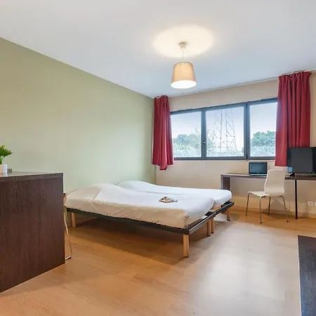 Zenitude Hotel-residences Metropole 3* Ναντ